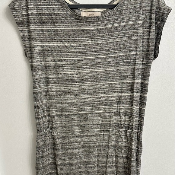 NWT LOFT heather grey short sleeve scoop neck dress with waist synching - Picture 1 of 4